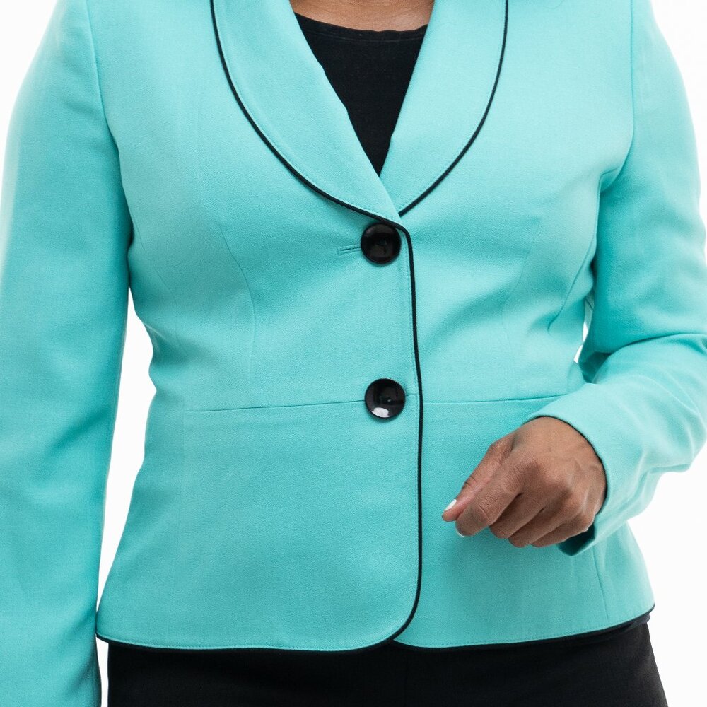 Refresh in Seafoam & Black – Le Suit 2-Piece Pantsuit (Size 10)